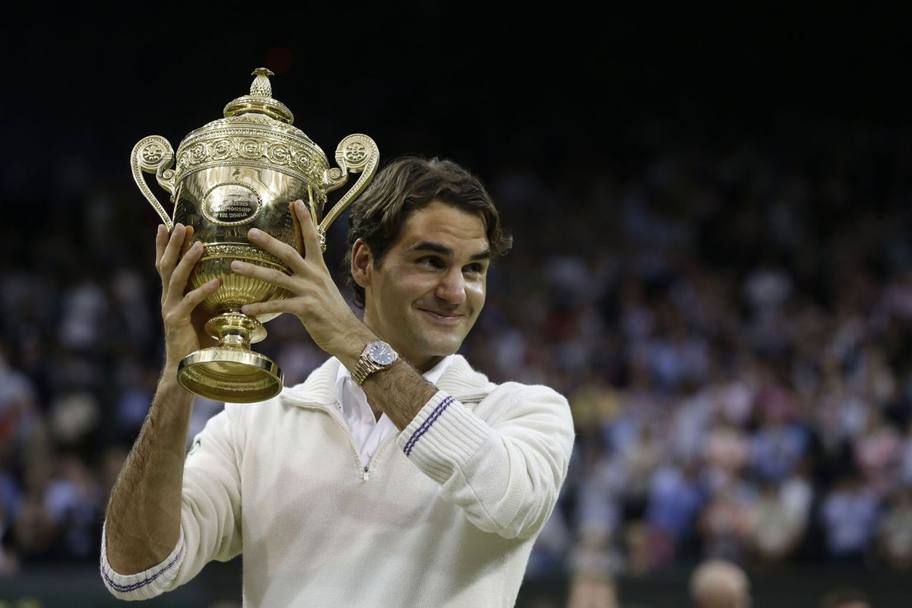 Ed eccolo con il 17° Slam conquistato: ancora Wimbledon. E&#39; l&#39;8 luglio 2012, prima dei Giochi di Londra e in finale batte l&#39;eroe di casa Andy Murray che poi si rifarà con l&#39;oro olimpico. Re Roger vince 4-6 7-5 6-3 6-4, è la vittoria n°853 
